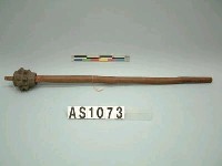 藏品(附石木棍)的圖片